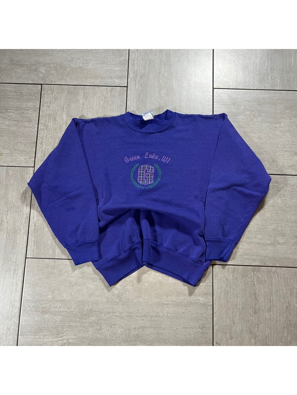 Vintage Bike Green Lake WI Graphic Sweatshirt Medium